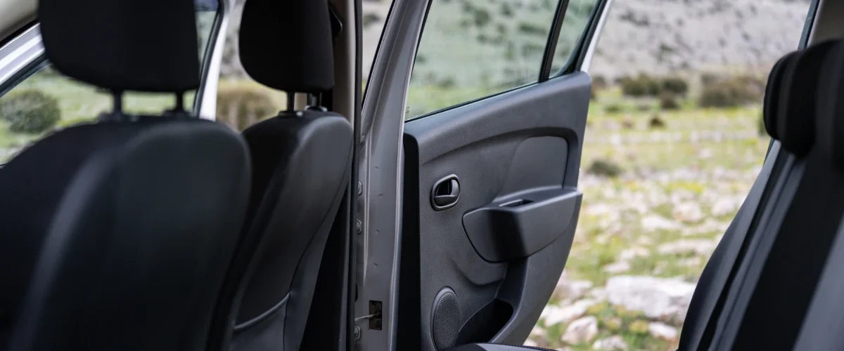 ריפוד דלתות רכב